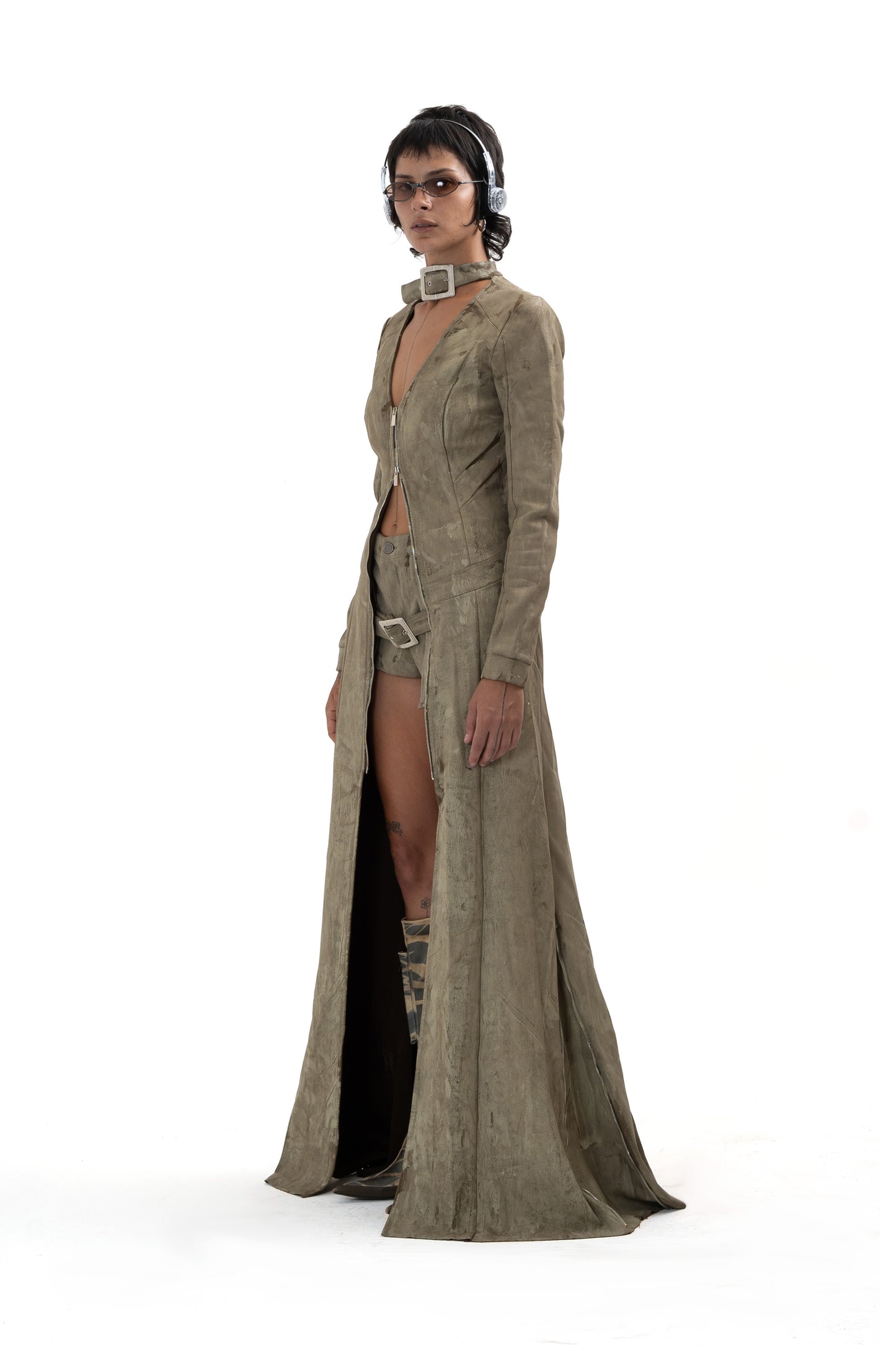 Long dress with CRACKED effect